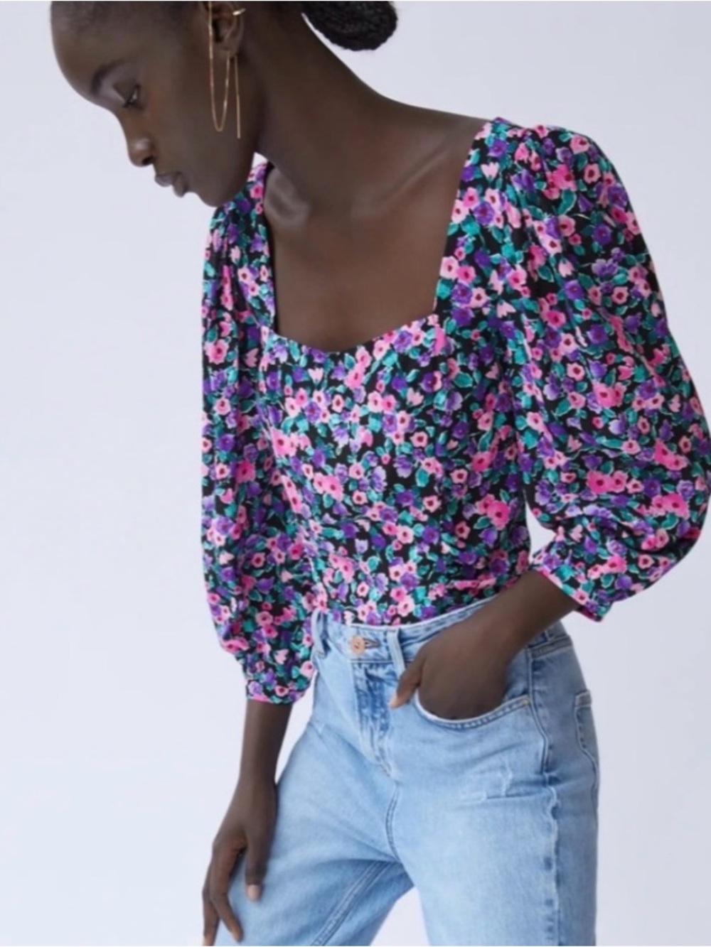 Women’s Zara Floral Cropped Blouse with Puff Sleeves size Medium